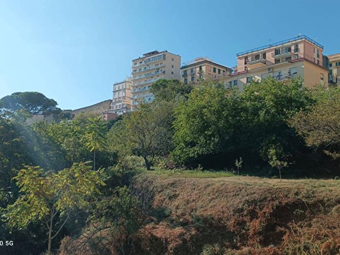 Appartamento trilocale in affitto in Viale Raffaello, Vomero, Napoli