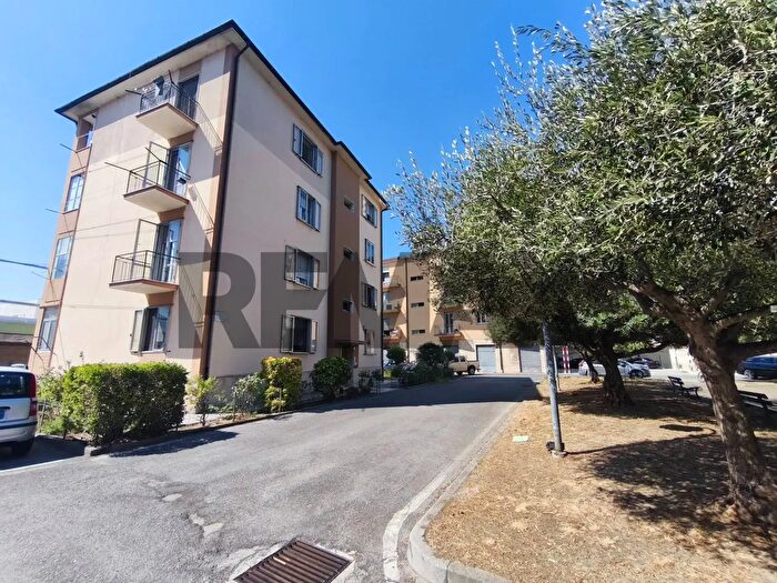 Appartamento trilocale in vendita in Vado Ligure
