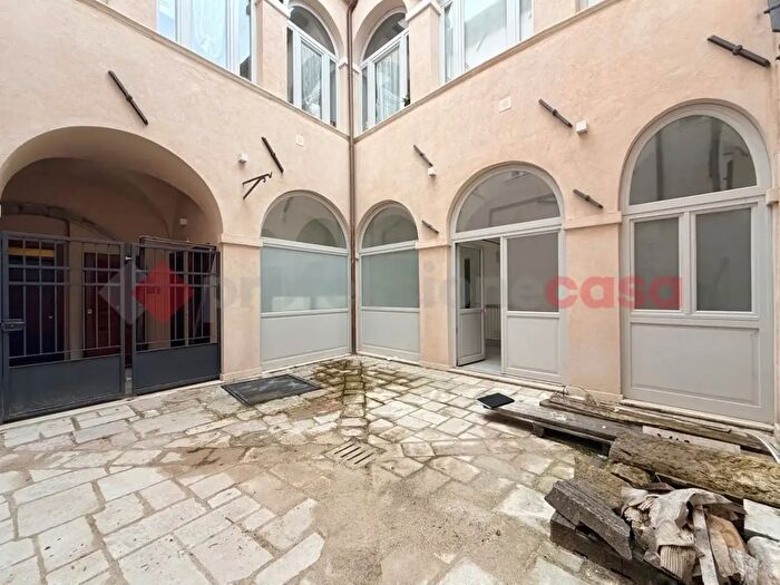 Appartamento monolocale in vendita in Via Pretatti, LAquila