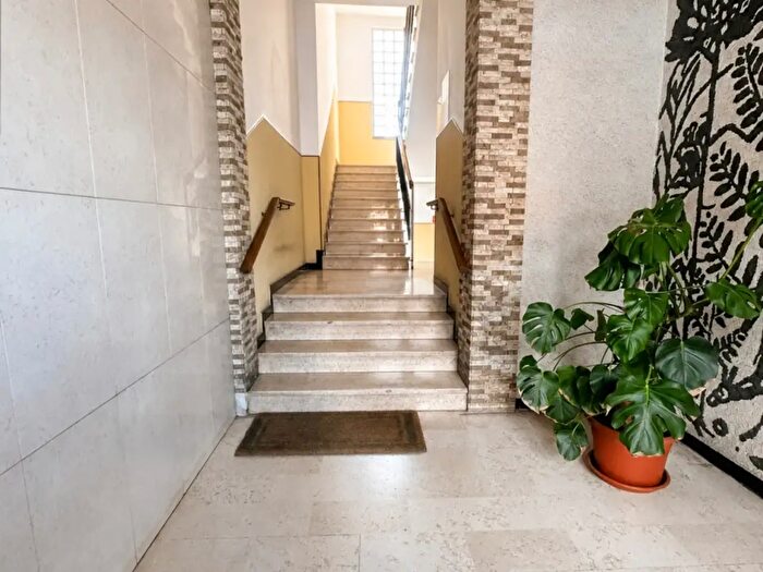 Appartamento con 5 locali in vendita in Via Andrea Aglietto, Savona