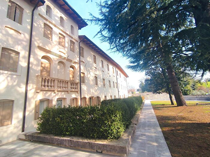 Appartamento con 5 locali in vendita in Caneva