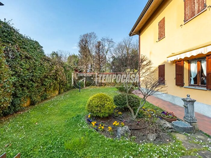 Appartamento trilocale in vendita in Via Monte Aga, Seriate