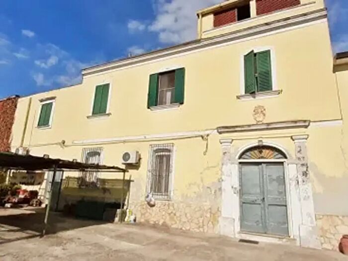 Appartamento con 6 locali in vendita in Strada Vicinale BaddimannaFiligheddu, Sassari