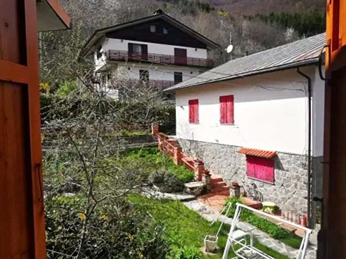 Appartamento con 5 locali in vendita in Via Capannelle, Fiumalbo