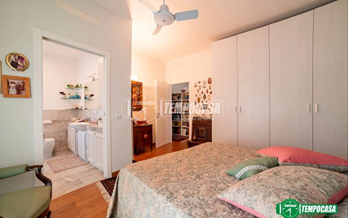 Appartamento quadrilocale in vendita in Via Roma, Arona