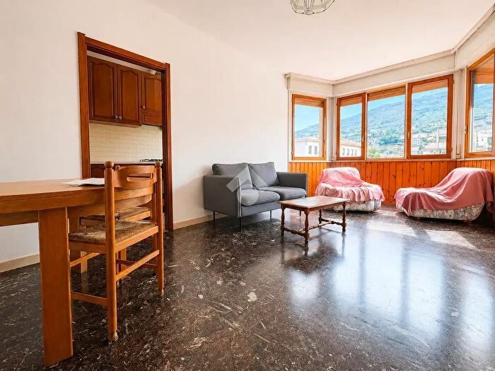 Appartamento quadrilocale in vendita in Via Stelvio, Sondrio