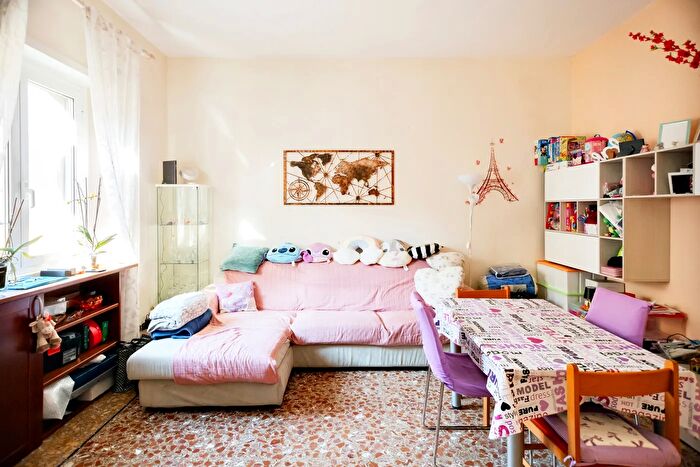 Appartamento trilocale in vendita in Via Mario Carrara Snc, Roma