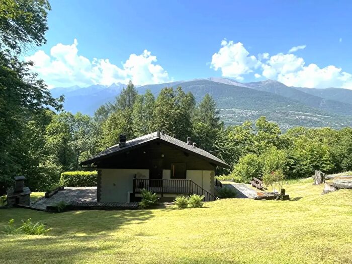 Casa con 6 locali in vendita in Via Piali, Teglio