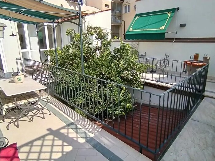Appartamento con 5 locali in vendita in Viareggio