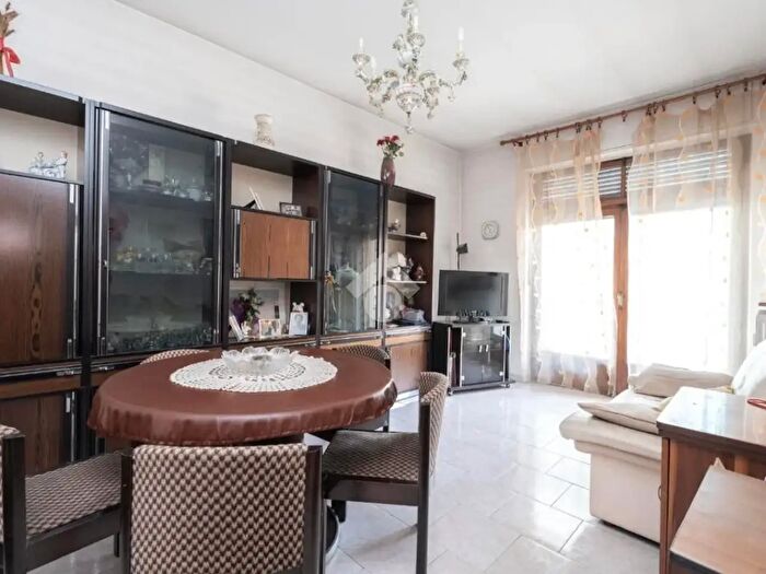 Appartamento trilocale in vendita in Via Cristalliera, Torino