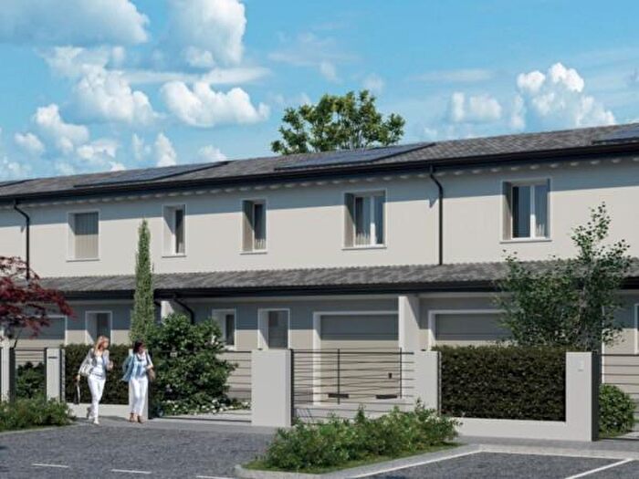 Appartamento con 5 locali in vendita in Mirandola