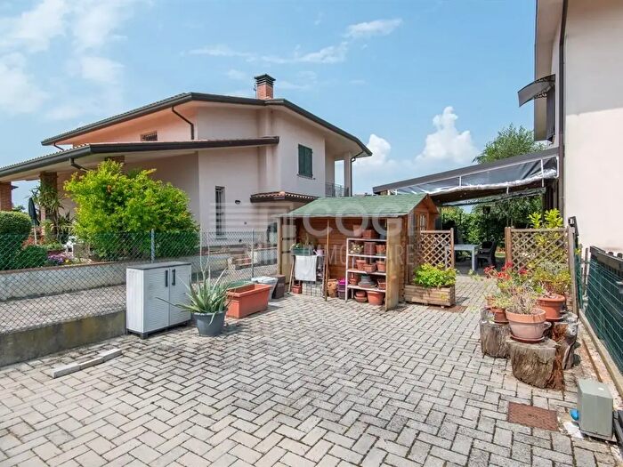 Appartamento trilocale in vendita in Via della Resistenza, Bagnara Di Romagna