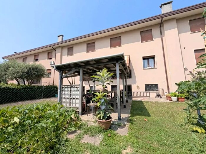 Casa quadrilocale in vendita in Via Cavalieri di Vittorio Veneto, Scorze'