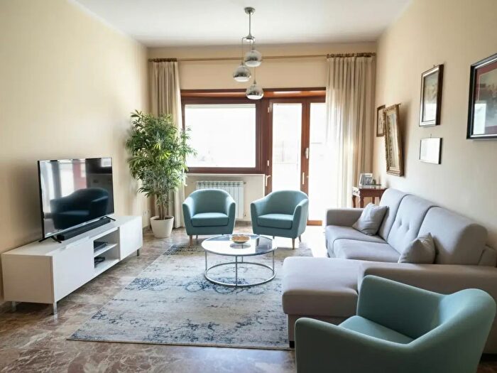 Appartamento con 5 locali in vendita in Via Amilcare Cucchini, Roma