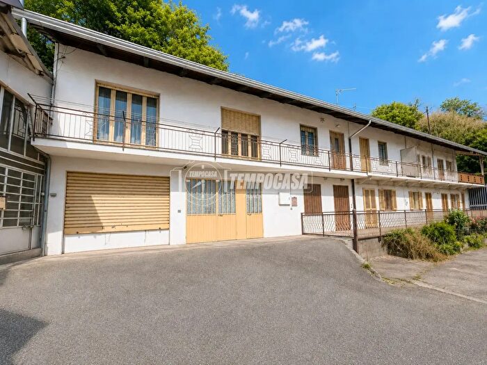 Casa quadrilocale in vendita in Località Piova, Cuorgne'