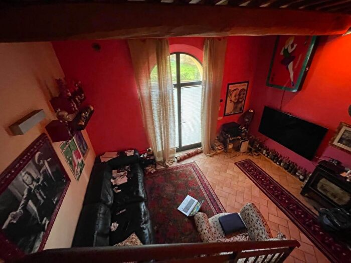 Appartamento con 6 locali in vendita in Siena