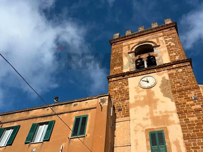 Appartamento quadrilocale in vendita in Via Arcoleo, Caltagirone