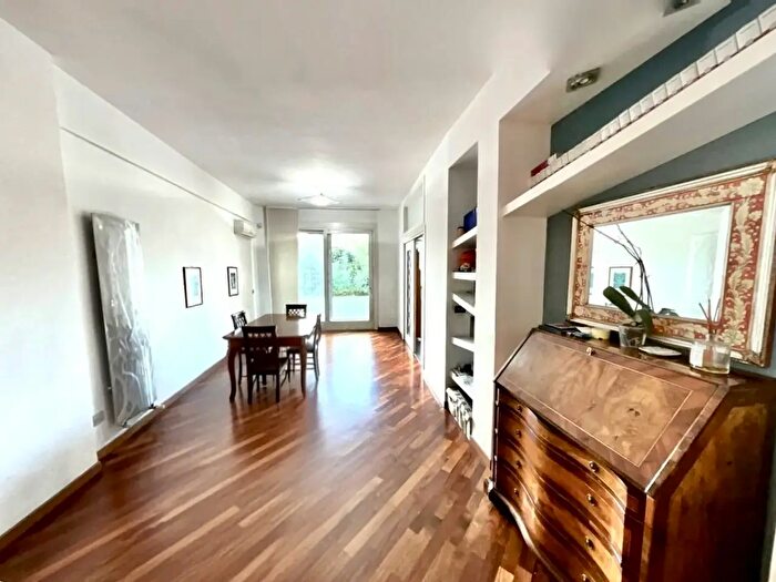 Appartamento quadrilocale in vendita in Via Laurentina, Roma