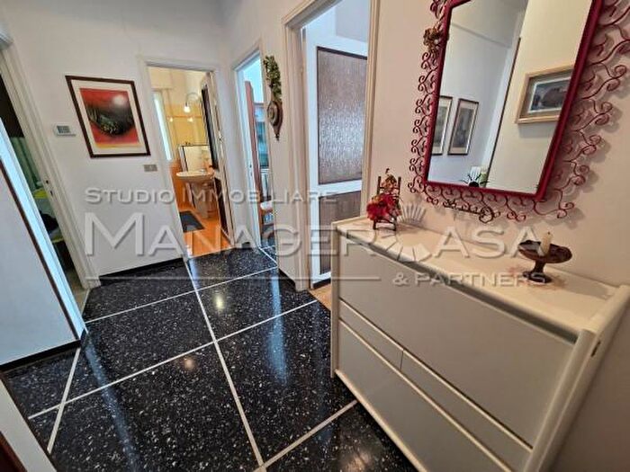 Appartamento con 5 locali in vendita in Via Val di Sole, Rapallo