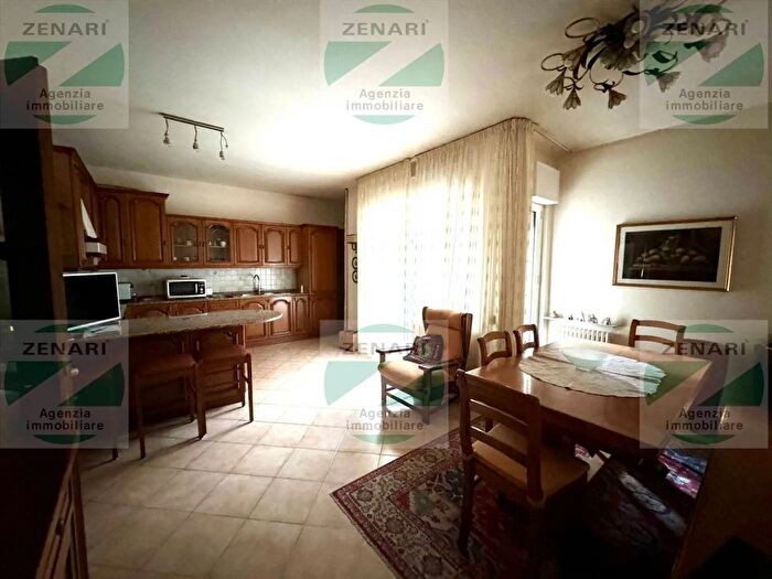 Appartamento con 5 locali in vendita in Mezzolombardo