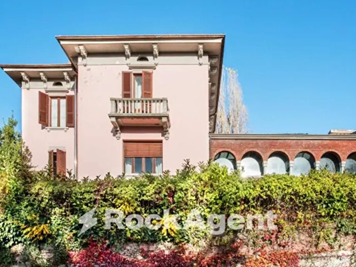 Casa con 6 locali in vendita in Via IV Novembre, Varzi