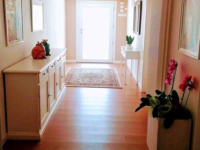 Appartamento trilocale in affitto in Via Cesare Battisti, Centro, Creazzo