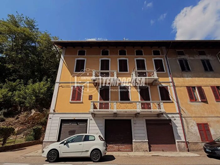 Appartamento con 5 locali in vendita in Frazione Ponzone, Valdilana