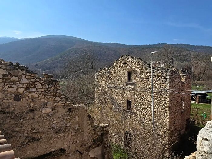 Casa quadrilocale in vendita in Località Cavate, Sulmona