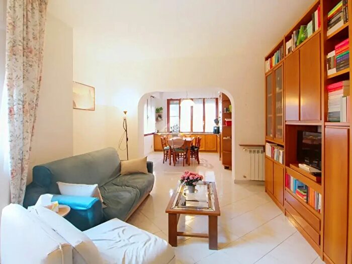 Appartamento trilocale in vendita in Via Giuseppe Ferrari, Pisa