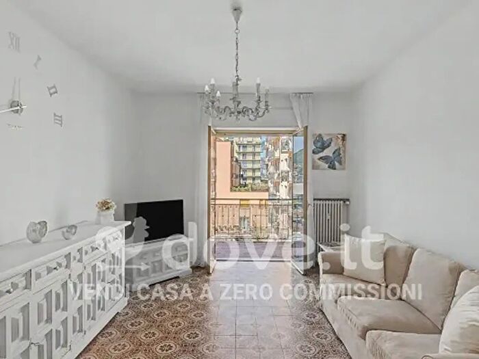 Appartamento bilocale in vendita in Piazzale Guglielmo Marconi, Luino