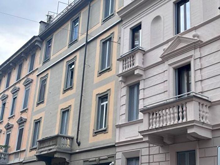 Appartamento trilocale in affitto in Via Antonio Tantardini, Corso San Gottardo, Milano