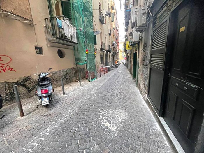 Appartamento bilocale in affitto in Via Diodato Lioy, Centro Storico, Napoli