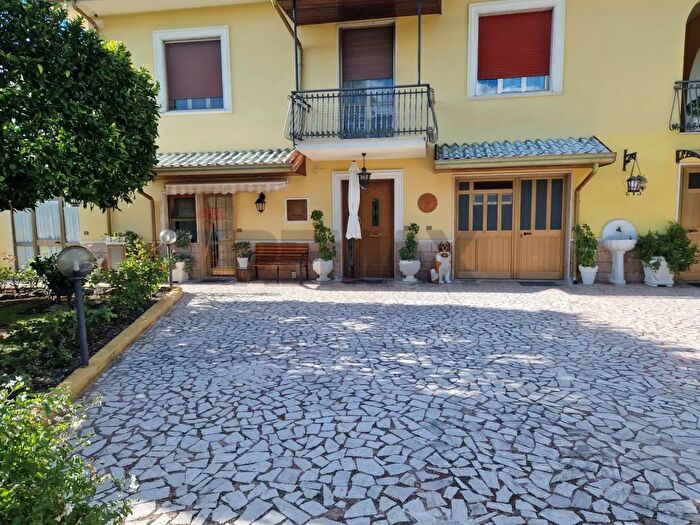 Casa con 10 locali in vendita in Via Salita Risi, SantElia Fiumerapido