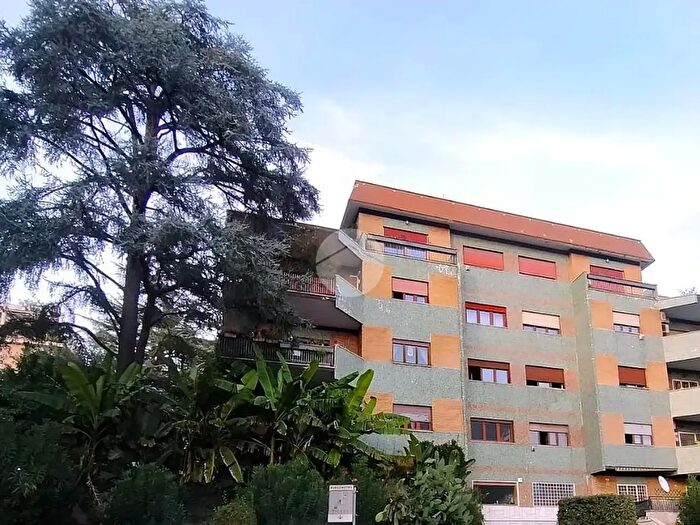 Appartamento bilocale in affitto in Via della Chimica, Roma