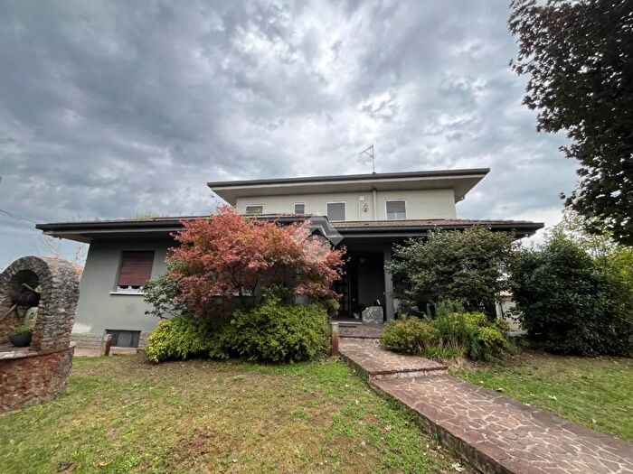 Casa con 5 locali in vendita in Via Caduti della Loggia, Verolavecchia