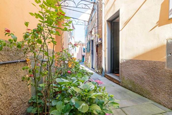 Casa quadrilocale in vendita in Località Vignana, Levanto