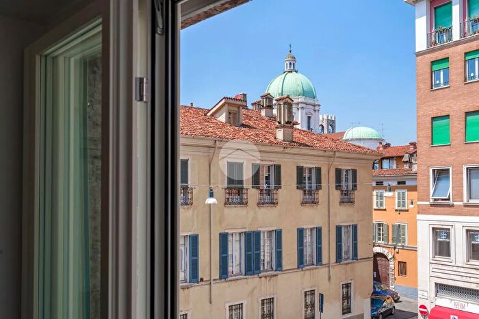 Appartamento quadrilocale in vendita in Via Gabriele Rosa, Brescia