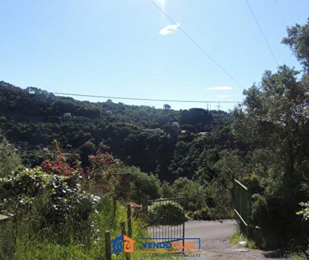 Casa con 5 locali in vendita in Via Maggeni, Savona