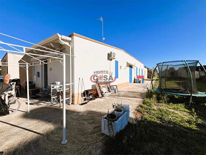 Casa quadrilocale in vendita in Campobello Di Mazara