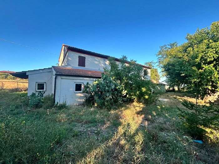 Casa con 6 locali in affitto in Centro, Montemarciano