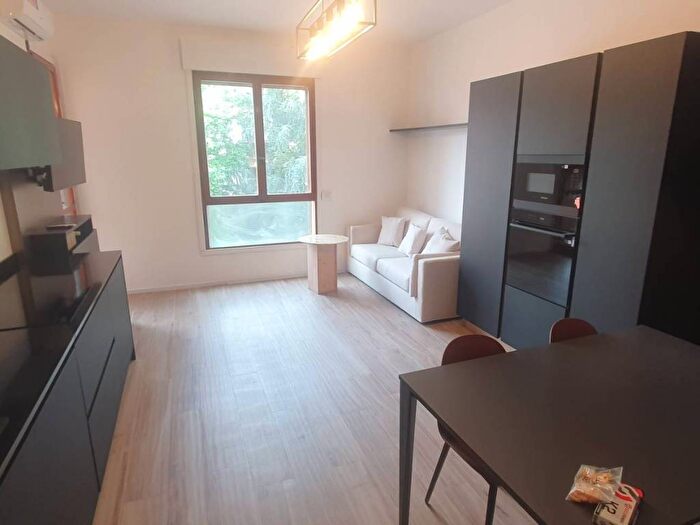 Appartamento trilocale in affitto in Via Gian Carlo Castelbarco, Corso San Gottardo, Milano