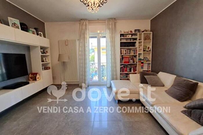 Appartamento trilocale in vendita in Via Carpegna, Pesaro