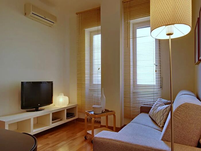 Appartamento monolocale in affitto in Via Pola, Milano