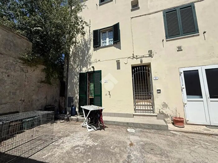 Appartamento bilocale in vendita in Via Garibaldi, Collesalvetti