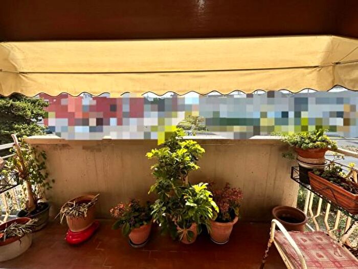 Appartamento quadrilocale in vendita in Viale Francesco Petrarca, Livorno