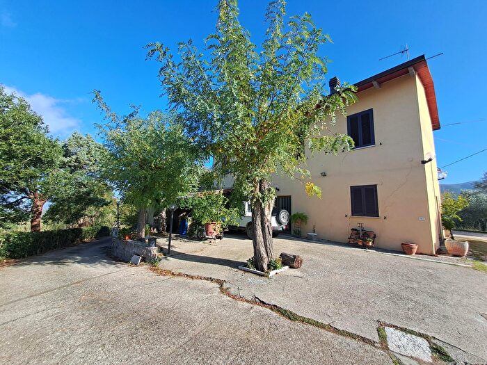 Casa con 5 locali in vendita in Strada Provinciale, Alviano