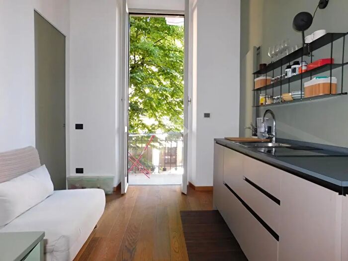Appartamento bilocale in affitto in Via Andrea Solari, Milano