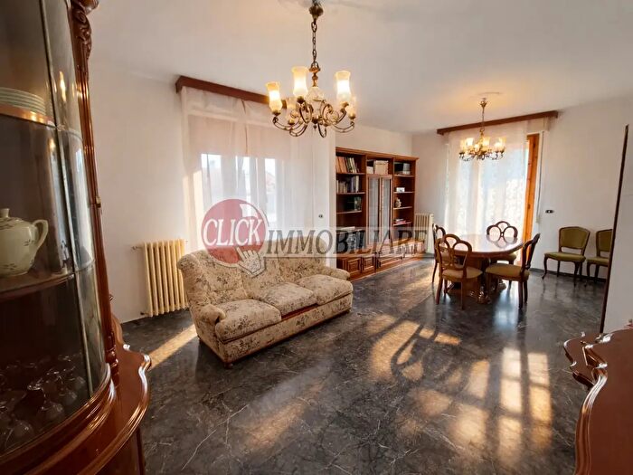 Appartamento con 5 locali in vendita in Vicchio