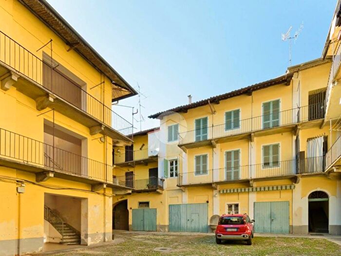 Appartamento quadrilocale in affitto in Via Cavour, Centro, Bra