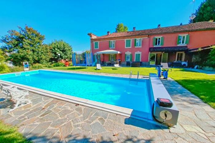 Casa con 6 locali in vendita in Località Vallarone, Asti